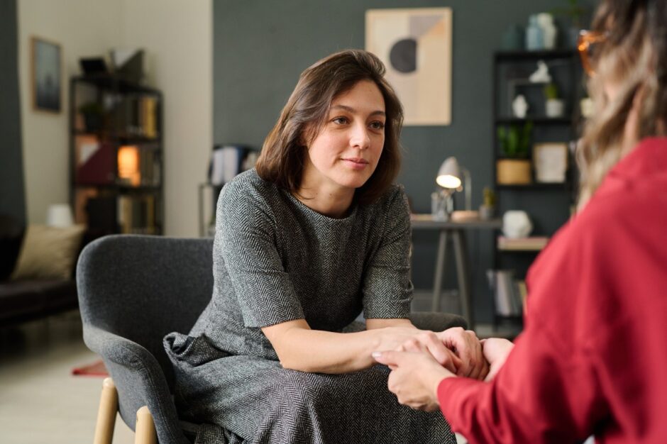 Woman providing therapy for BPD